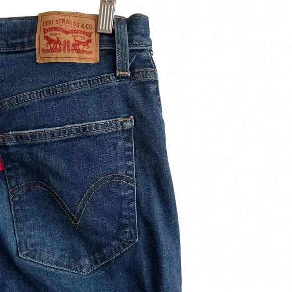 Levi's High Waisted Mom Jeans Size 30 Medium Indigo Blue Denim - Picture 6 of 9